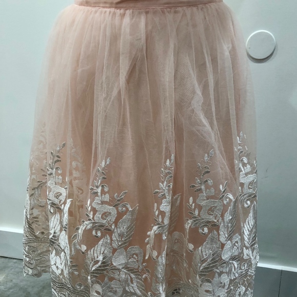 Chi Chi London Premium Lace Midi Skirt - Pink - Picture 4 of 4